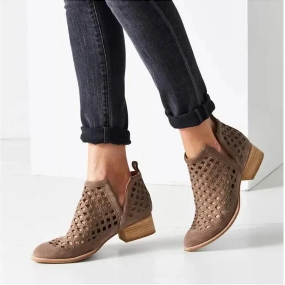 JEFFREY Campbell Anthropologie Taggart Laser-Cut Point-Toe Slip-On Ankle Boot
